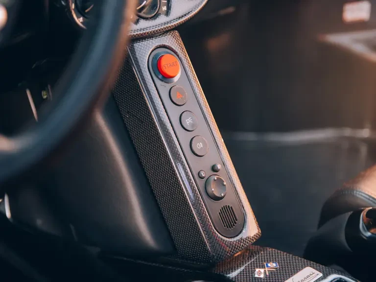 2003 Ferrari Enzo - Image 11 of 31