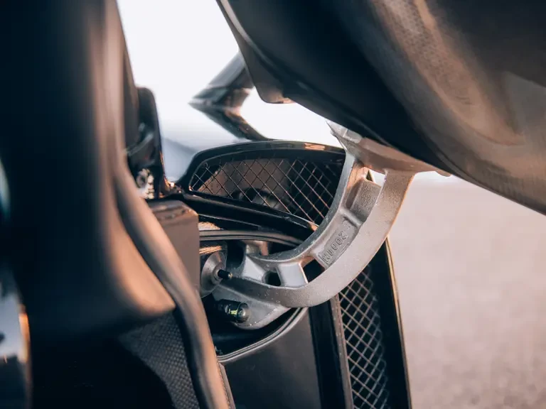 2003 Ferrari Enzo - Image 30 of 31