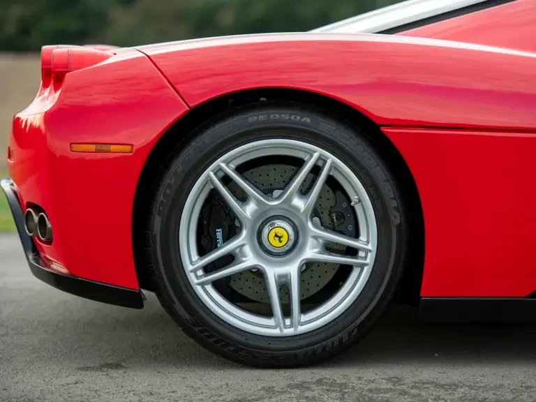 2003 Ferrari Enzo - Image 17 of 31