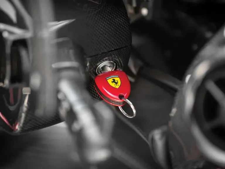 2003 Ferrari Enzo - Image 15 of 31