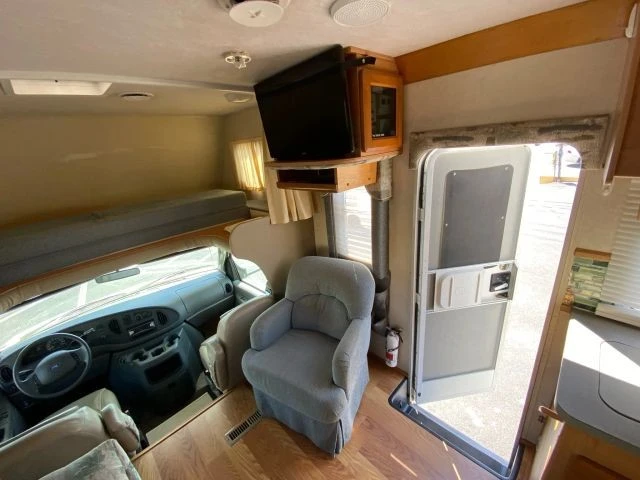 2003 Ford Econoline Van - Image 29 of 31