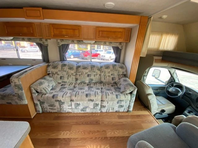 2003 Ford Econoline Van - Image 13 of 31