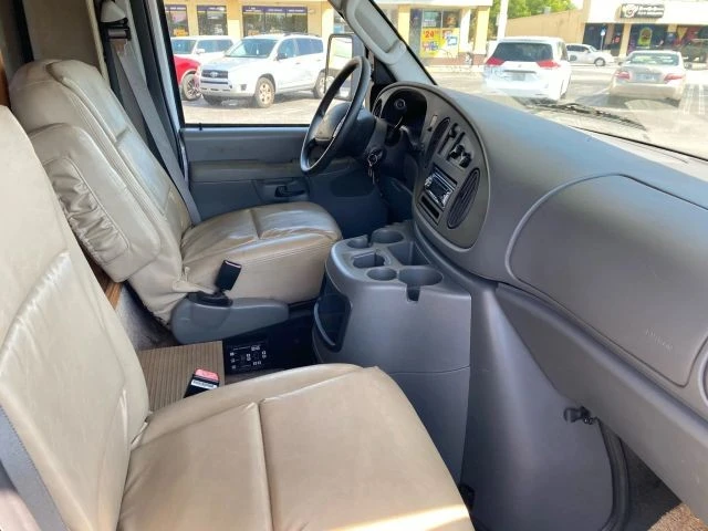 2003 Ford Econoline Van - Image 11 of 31