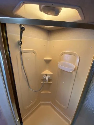2003 Ford Econoline Van - Image 19 of 31