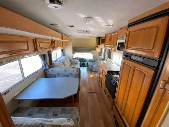 2003 Ford Econoline Van - Image 21 of 31