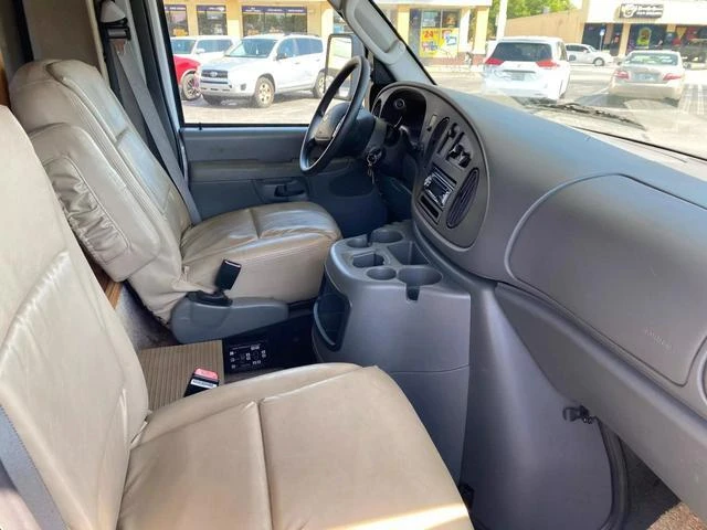 2003 Ford Econoline Van - Image 11 of 21