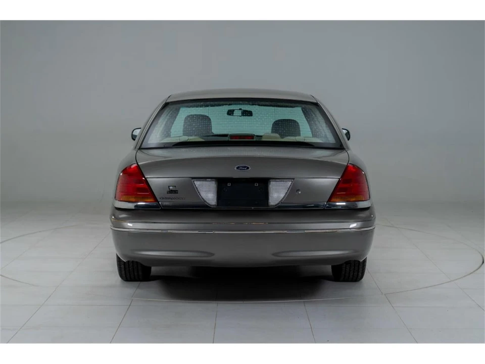 2003 Ford Crown Victoria - Image 13 of 14