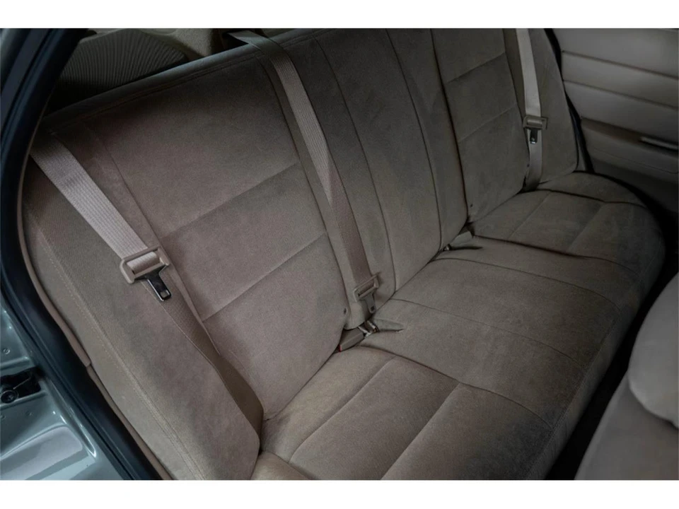 2003 Ford Crown Victoria - Image 11 of 14