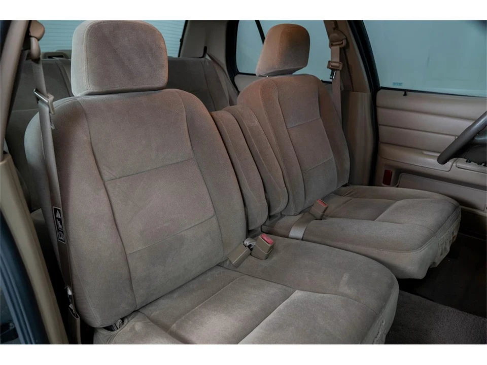 2003 Ford Crown Victoria - Image 8 of 14