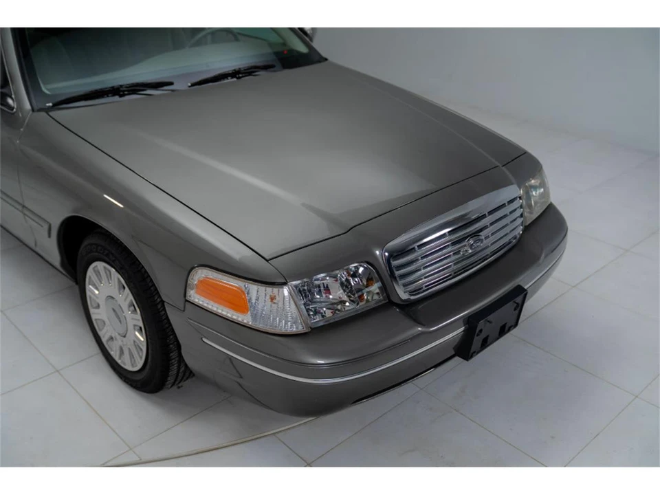 2003 Ford Crown Victoria - Image 14 of 14