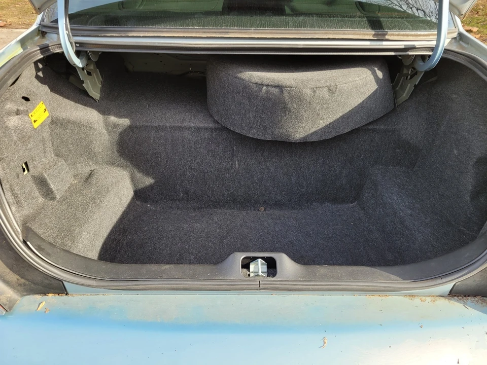 2003 Ford Crown Victoria - Image 17 of 21