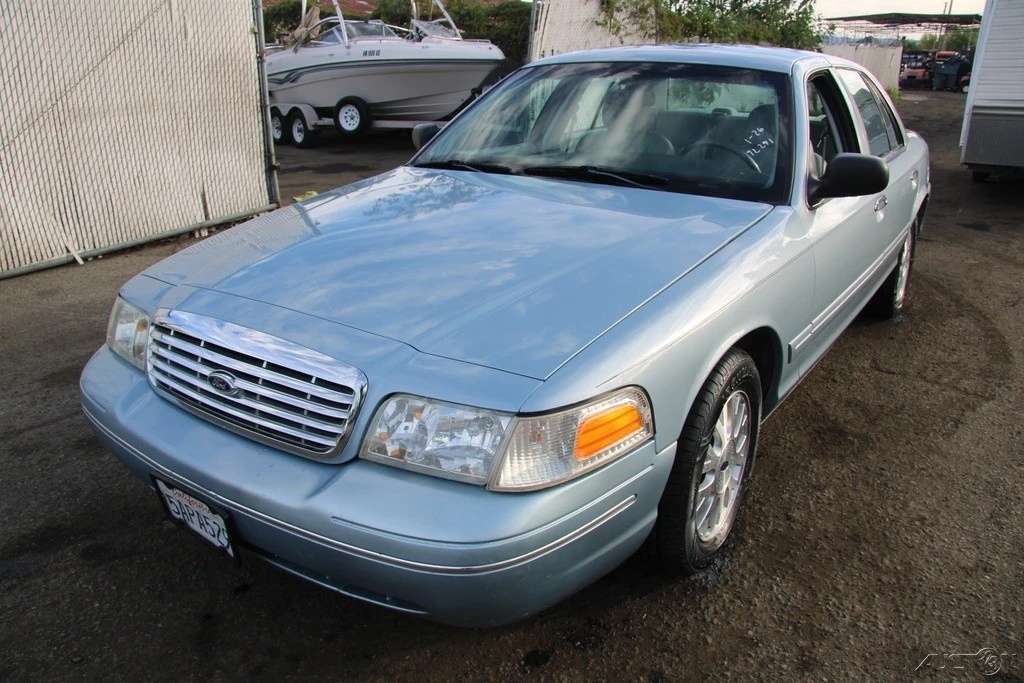 2003 Ford Crown Victoria - Image 2 of 21