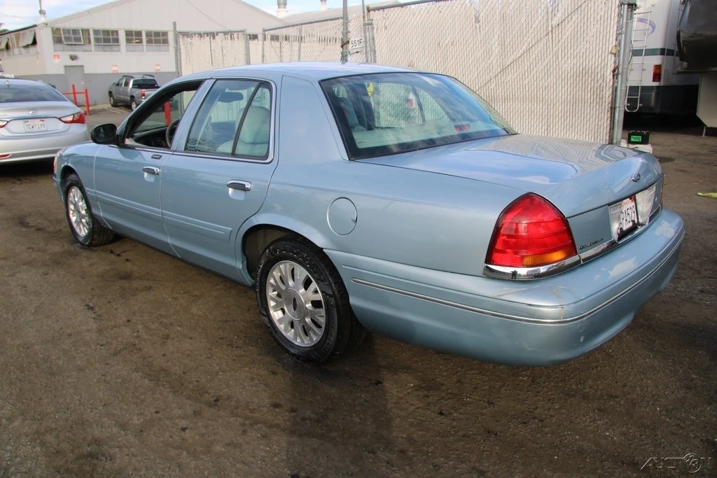 2003 Ford Crown Victoria - Image 6 of 21