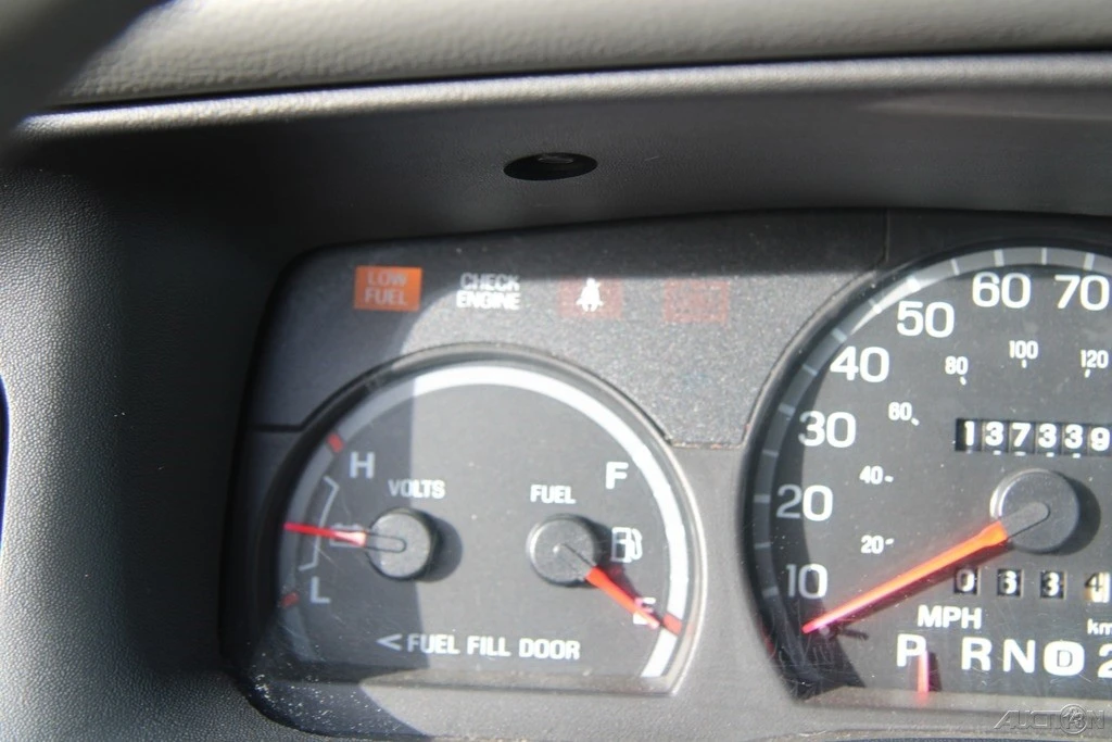 2003 Ford Crown Victoria - Image 17 of 21