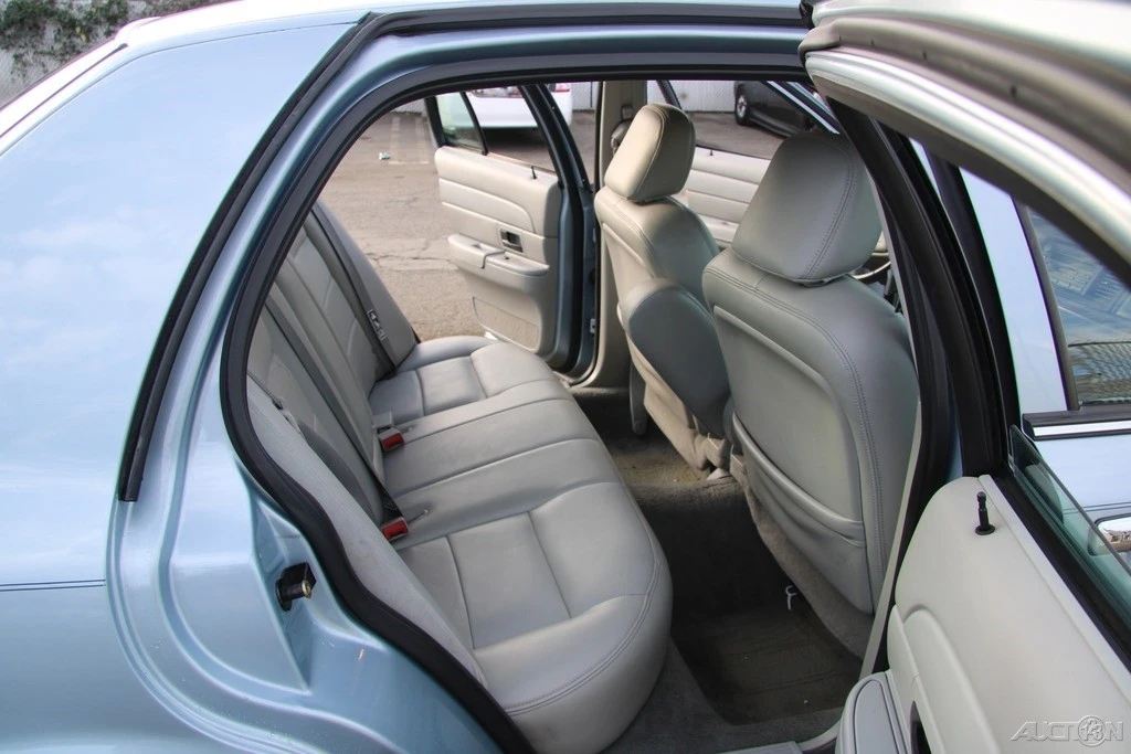 2003 Ford Crown Victoria - Image 20 of 21