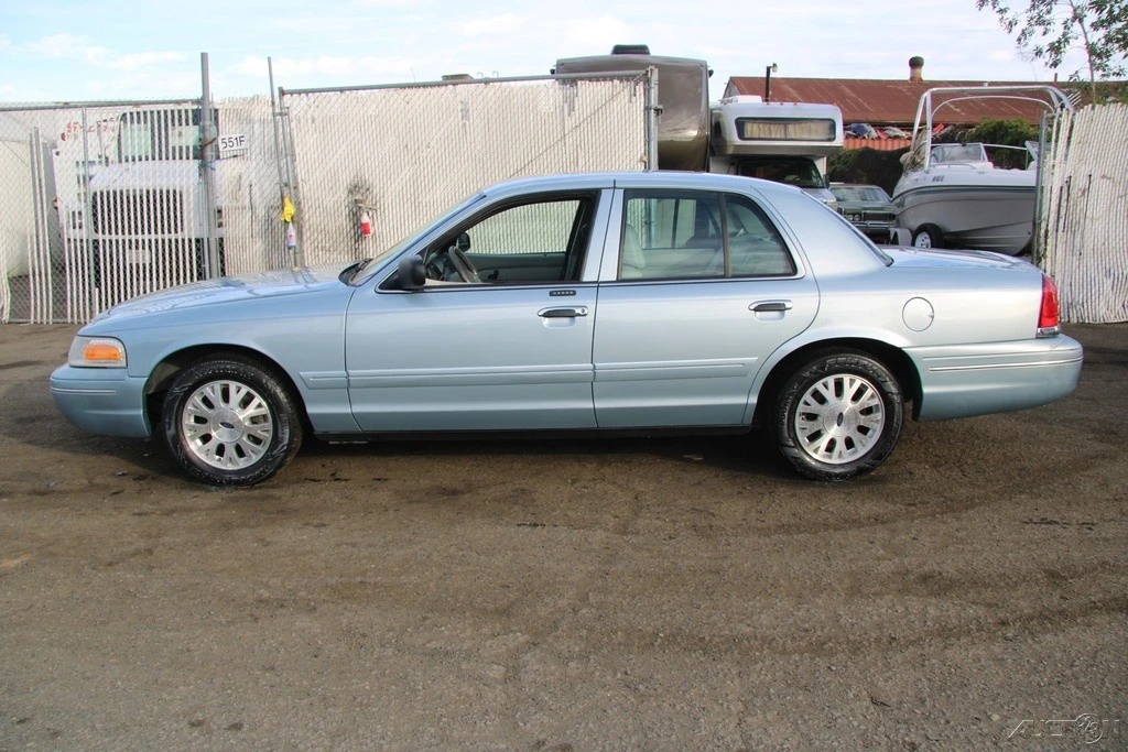 2003 Ford Crown Victoria - Image 3 of 21