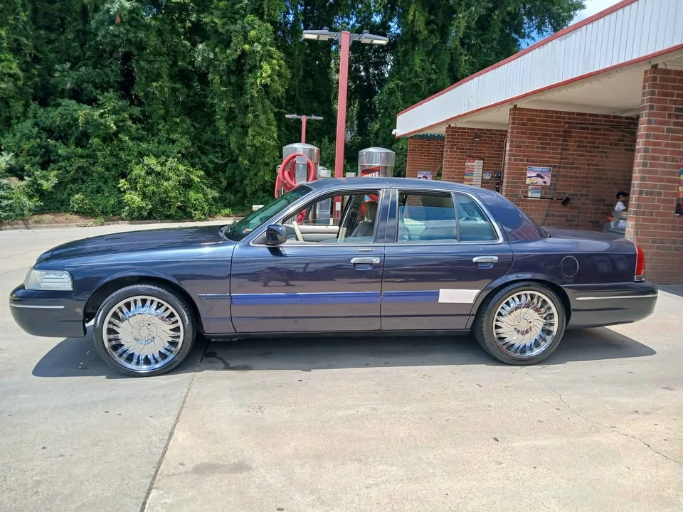 2003 Ford Crown Victoria - Image 4 of 17