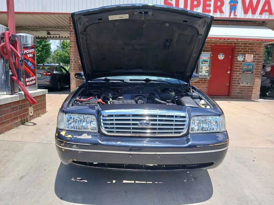 2003 Ford Crown Victoria - Image 5 of 17