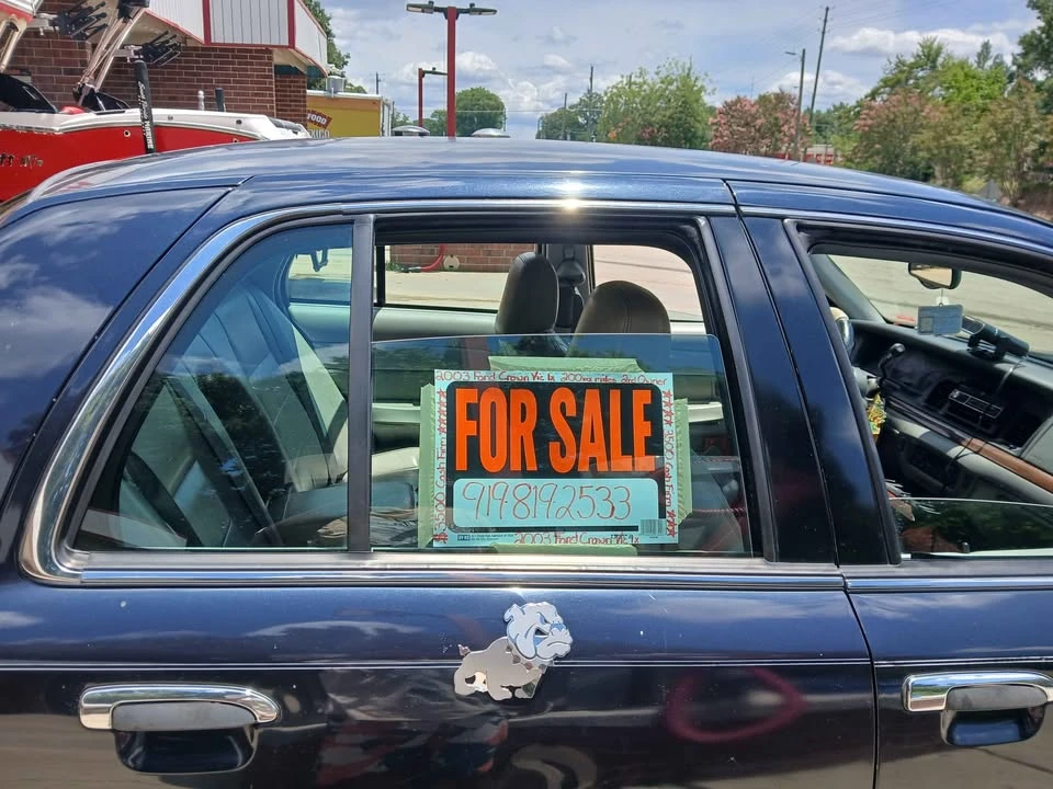 2003 Ford Crown Victoria - Image 2 of 17