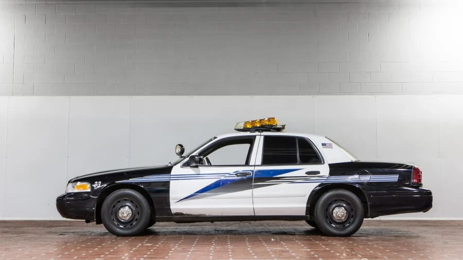 2003 Ford Crown Victoria - Image 2 of 12