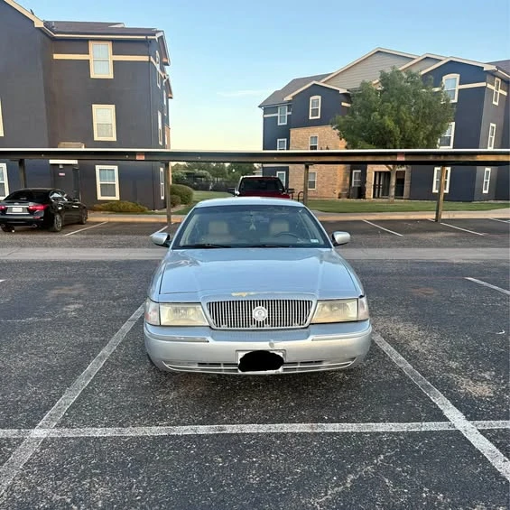 2003 Ford Crown Victoria - Image 1 of 1