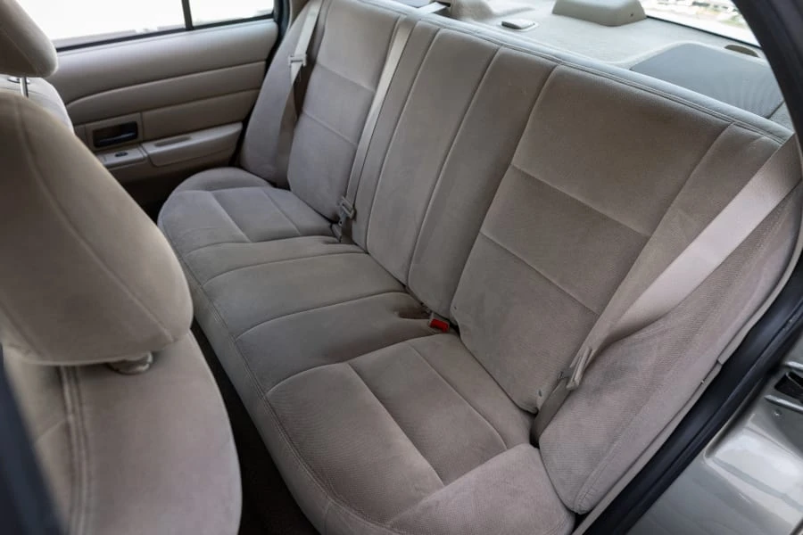 2003 Ford Crown Victoria - Image 25 of 31