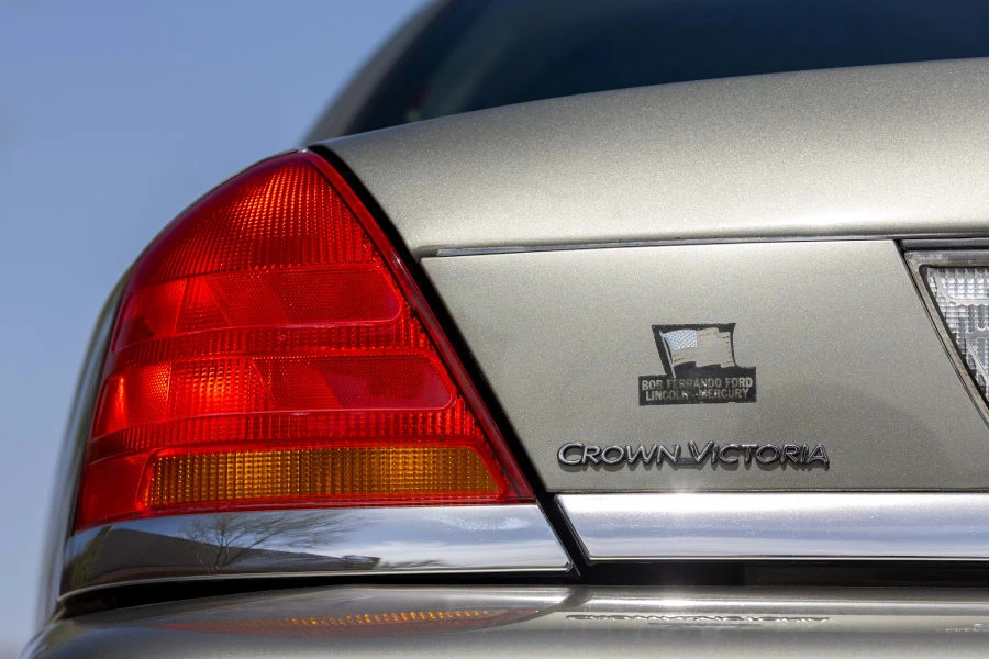 2003 Ford Crown Victoria - Image 22 of 31