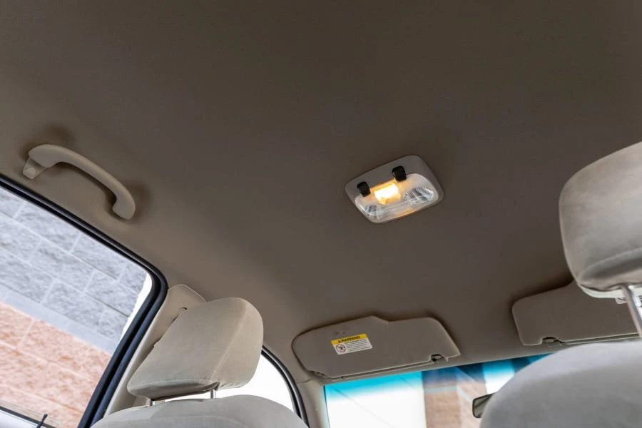 2003 Ford Crown Victoria - Image 28 of 31