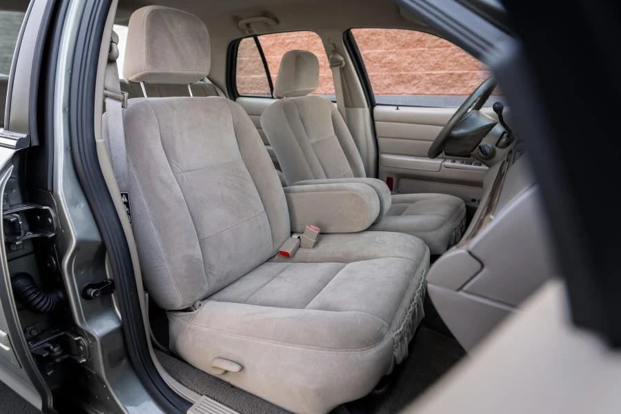 2003 Ford Crown Victoria - Image 26 of 31