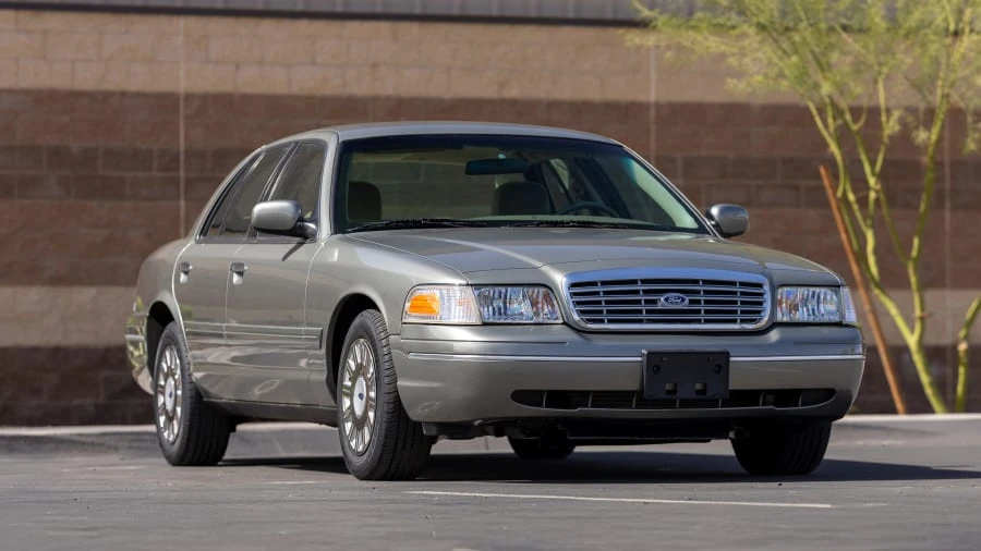 2003 Ford Crown Victoria - Image 6 of 31