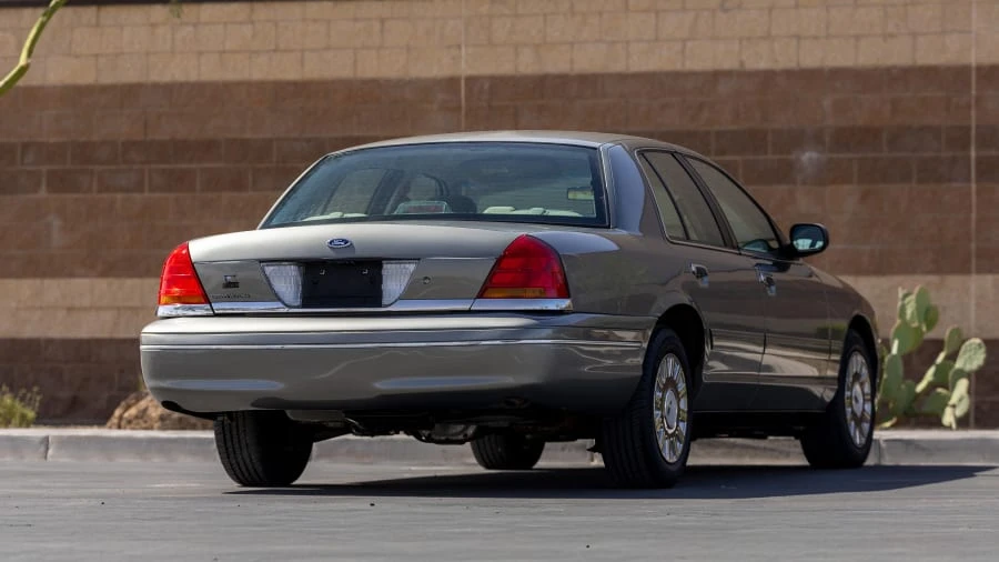 2003 Ford Crown Victoria - Image 12 of 31