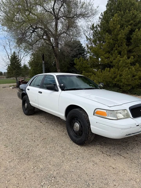 2003 Ford Crown Victoria - Image 2 of 8