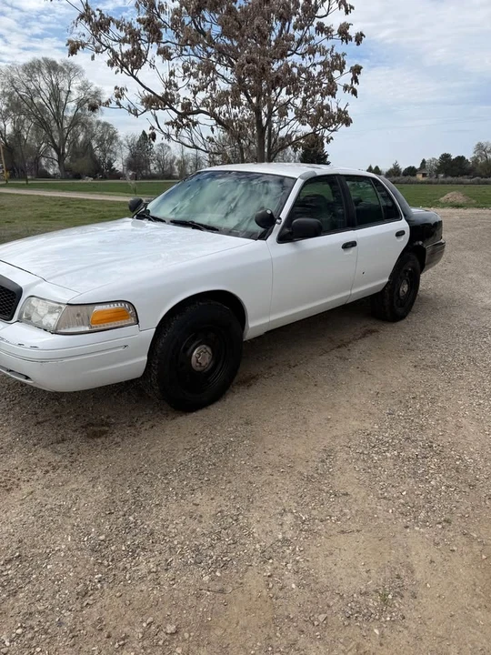 2003 Ford Crown Victoria - Image 3 of 8