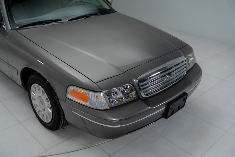 2003 Ford Crown Victoria - Image 11 of 31