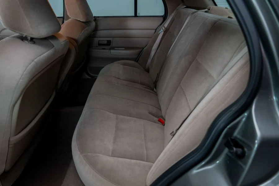 2003 Ford Crown Victoria - Image 19 of 31