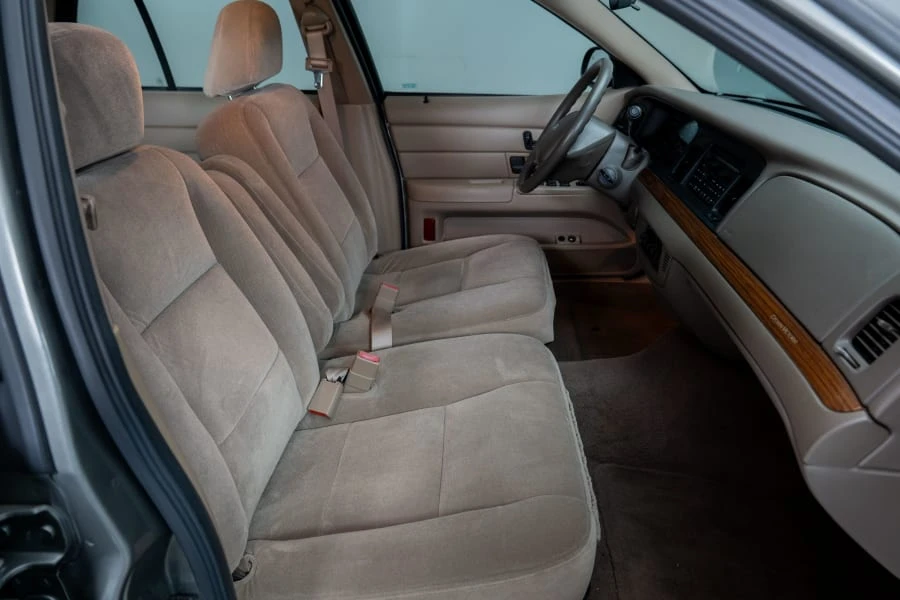 2003 Ford Crown Victoria - Image 22 of 31