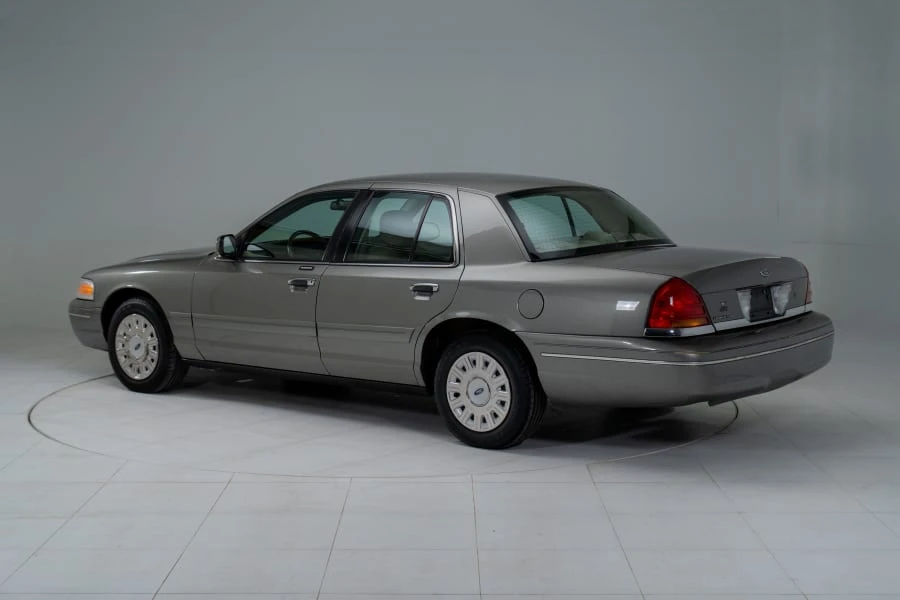 2003 Ford Crown Victoria - Image 7 of 31