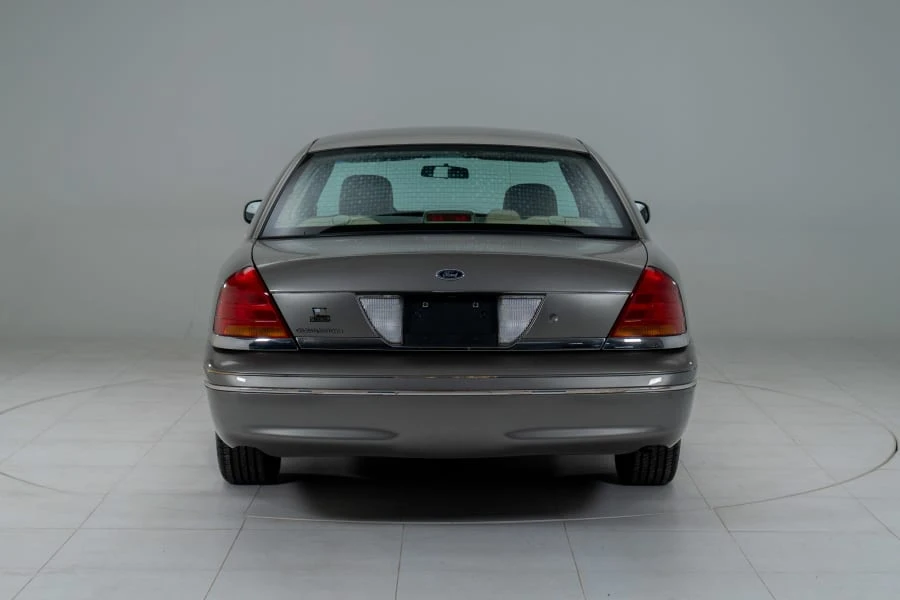 2003 Ford Crown Victoria - Image 5 of 31