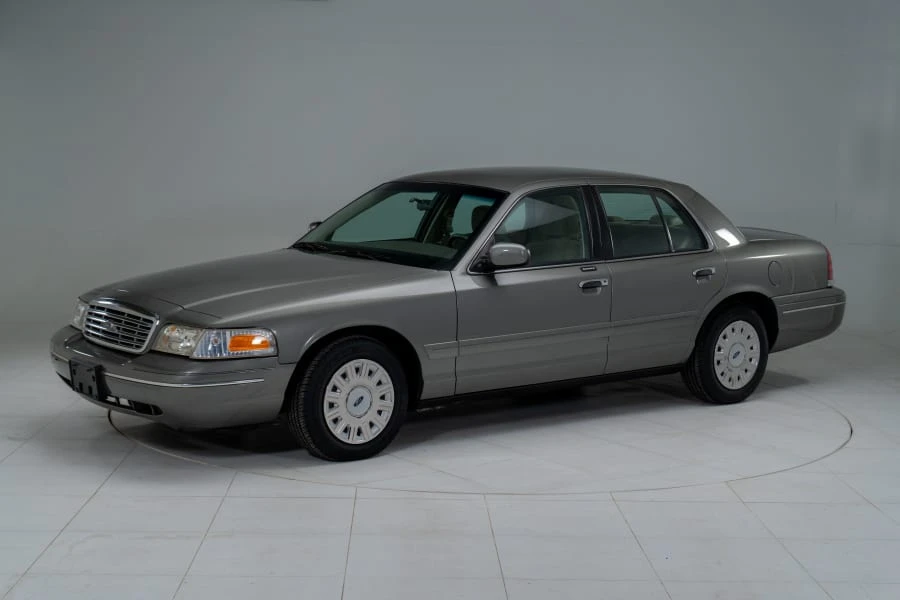 2003 Ford Crown Victoria - Image 6 of 31