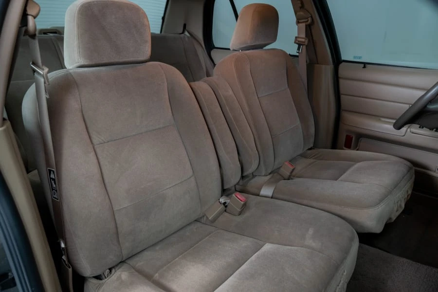 2003 Ford Crown Victoria - Image 15 of 31