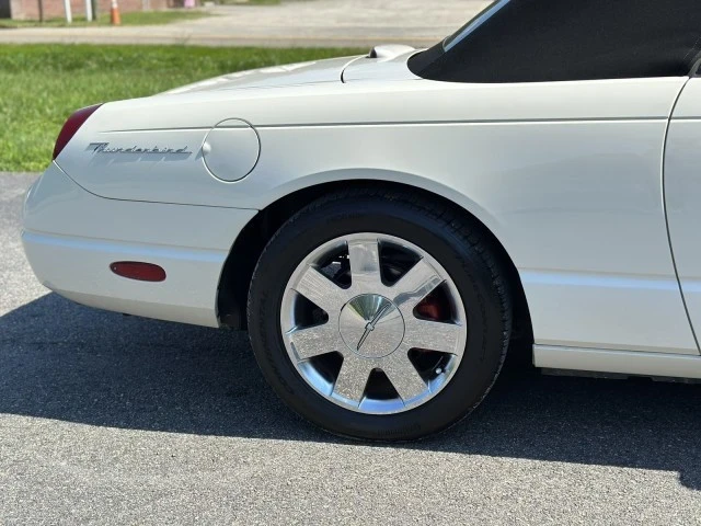 2003 Ford Thunderbird 11th Gen - Image 11 of 20
