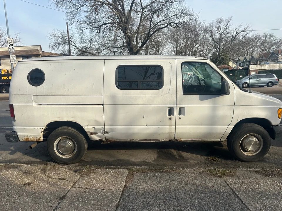 2003 Ford Econoline Van - Image 7 of 21