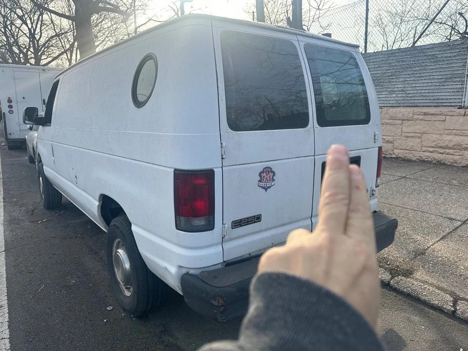 2003 Ford Econoline Van - Image 4 of 21