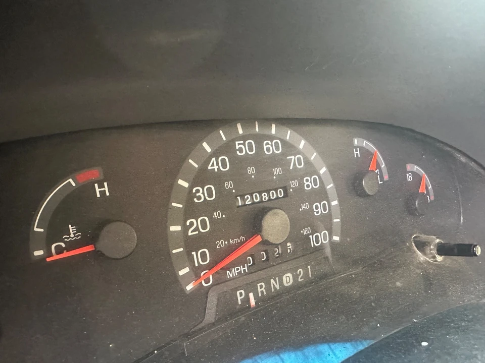 2003 Ford Econoline Van - Image 20 of 21