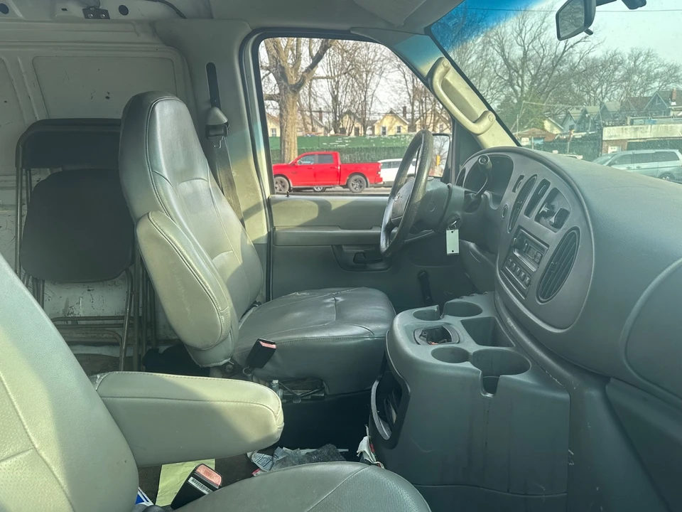 2003 Ford Econoline Van - Image 15 of 21