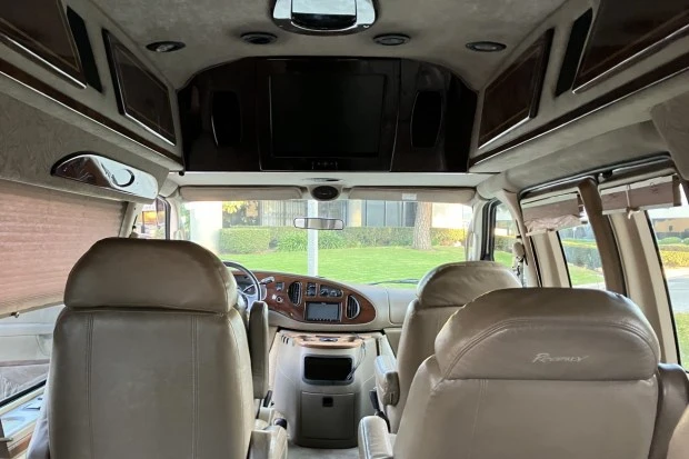 2003 Ford Econoline Van - Image 6 of 8