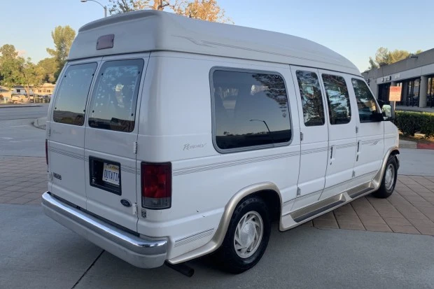 2003 Ford Econoline Van - Image 3 of 8