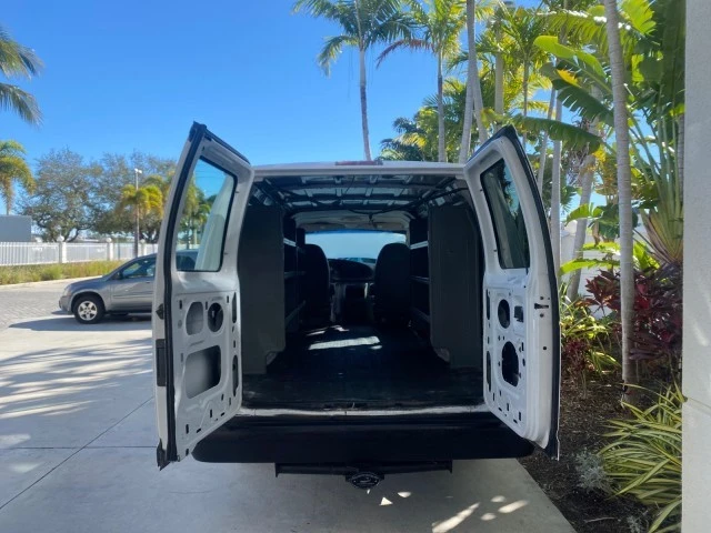 2003 Ford Econoline Van - Image 16 of 21