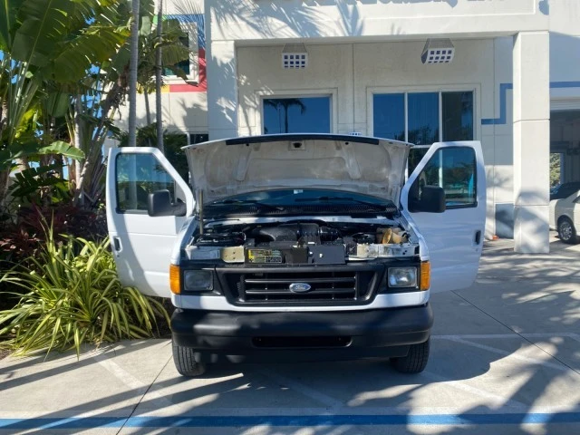 2003 Ford Econoline Van - Image 17 of 21