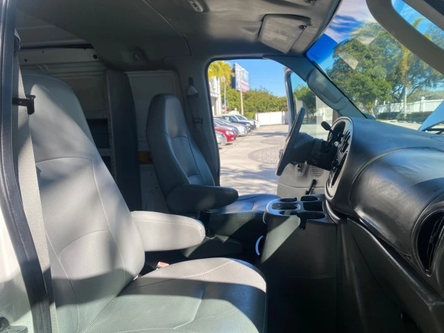 2003 Ford Econoline Van - Image 13 of 21